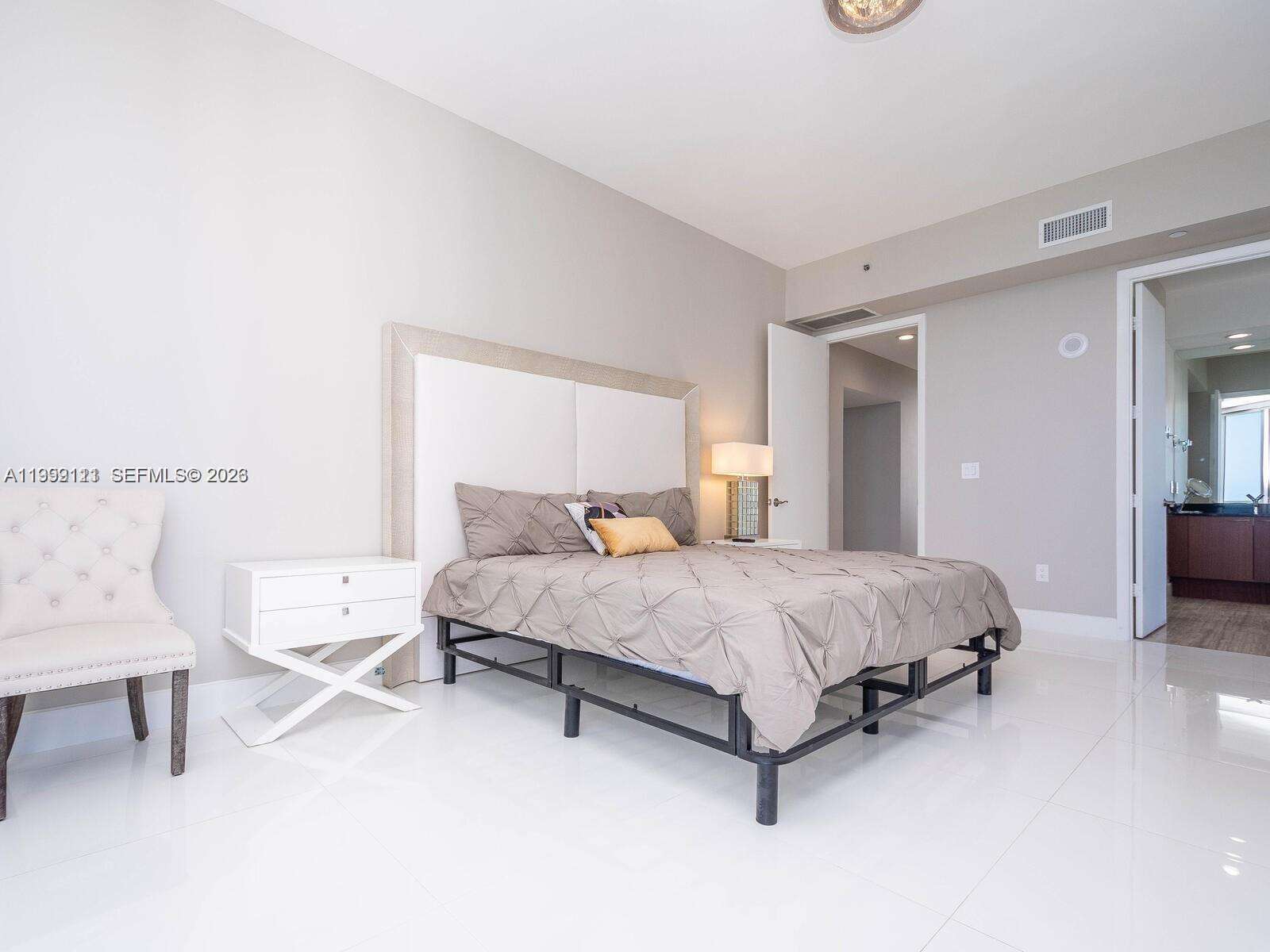 Trump Tower 2 at 15901 Collins Ave, Sunny Isles Beach, FL 33160 - For Sale photo 34