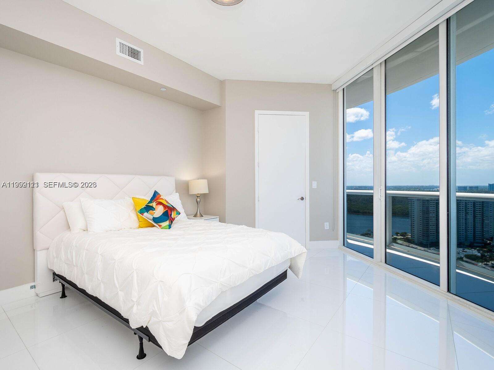 Trump Tower 2 at 15901 Collins Ave, Sunny Isles Beach, FL 33160 - For Sale photo 41