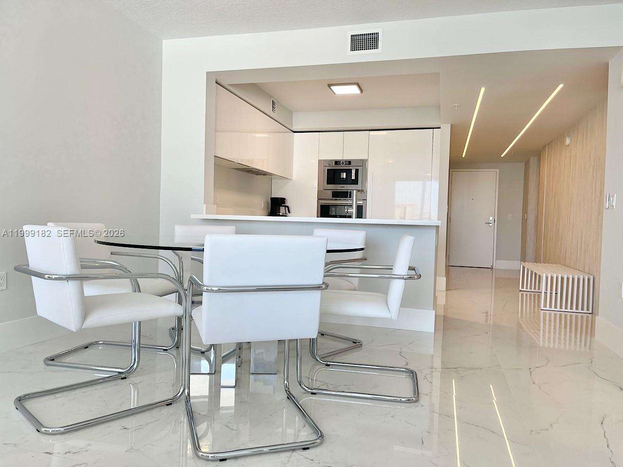 PARQUE TOWERS - 330 Sunny Isles Blvd, Sunny Isles Beach, FL 33160 | Picture 1