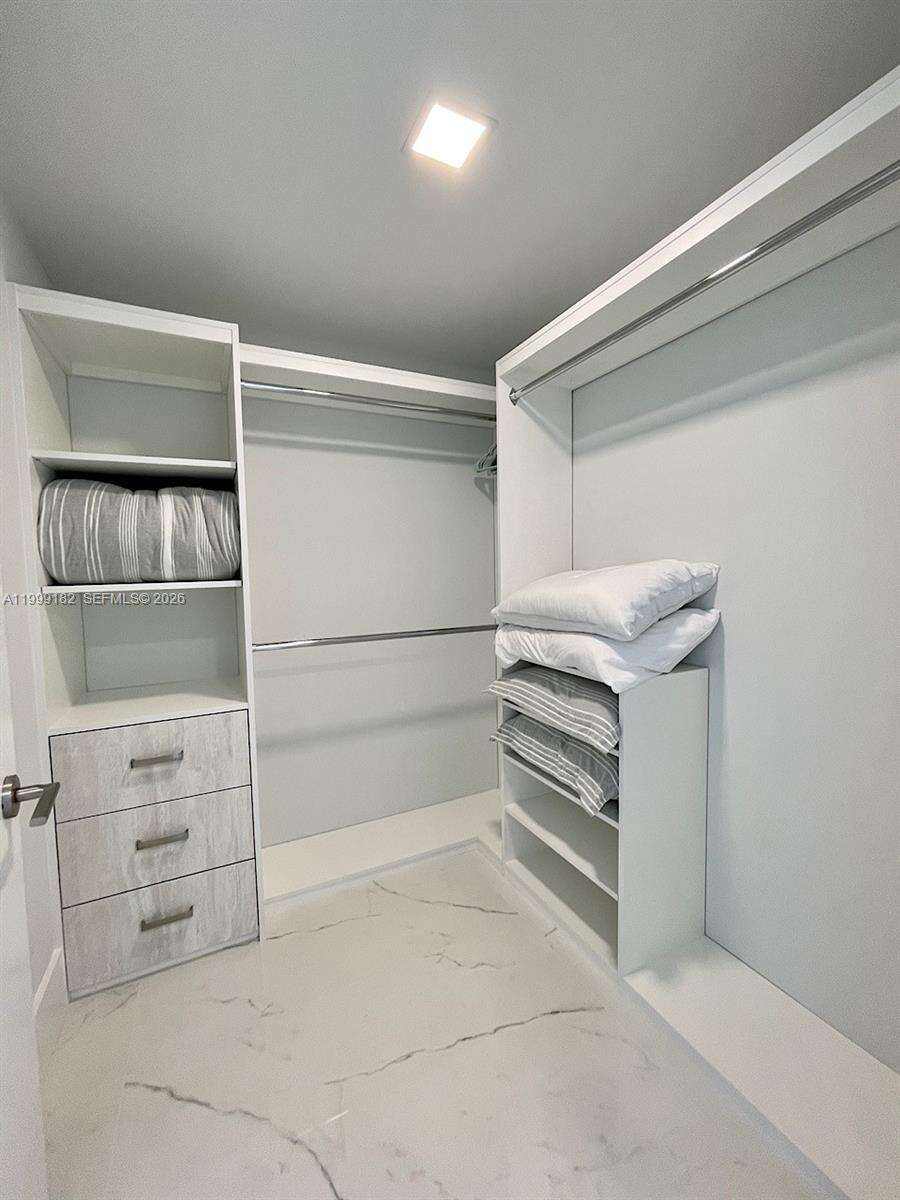 PARQUE TOWERS - 330 Sunny Isles Blvd, Sunny Isles Beach, FL 33160 | Picture 11