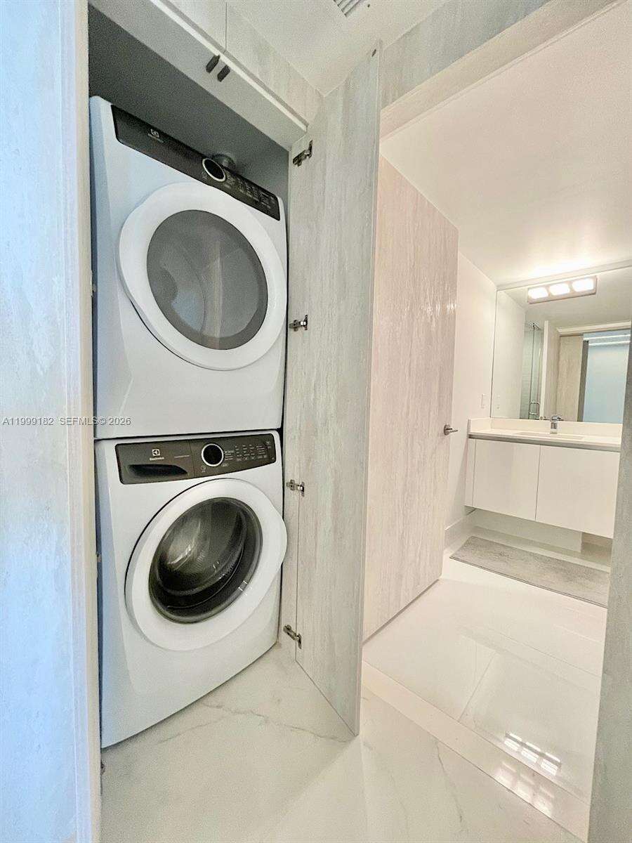 PARQUE TOWERS - 330 Sunny Isles Blvd, Sunny Isles Beach, FL 33160 | Picture 24