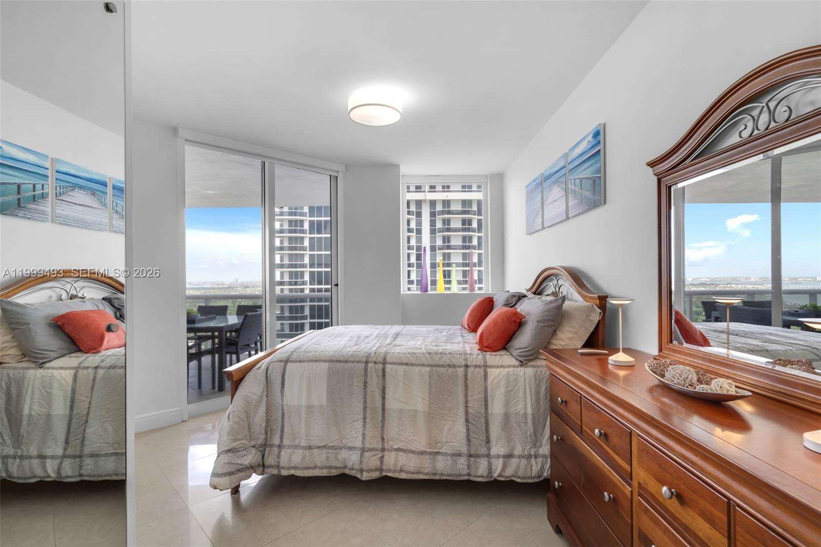 GREEN DIAMOND - 4775 Collins Ave, Miami Beach, FL 33140 | Picture 17