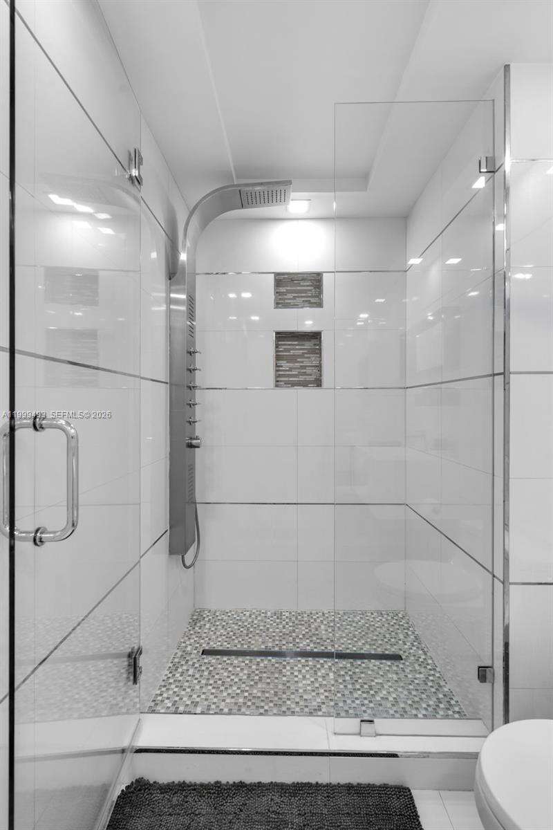 GREEN DIAMOND - 4775 Collins Ave, Miami Beach, FL 33140 | Picture 20