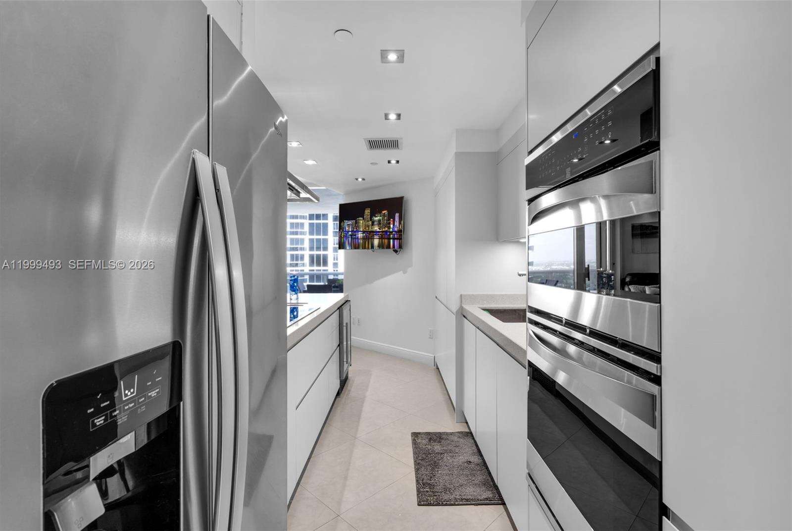 GREEN DIAMOND - 4775 Collins Ave, Miami Beach, FL 33140 | Picture 7