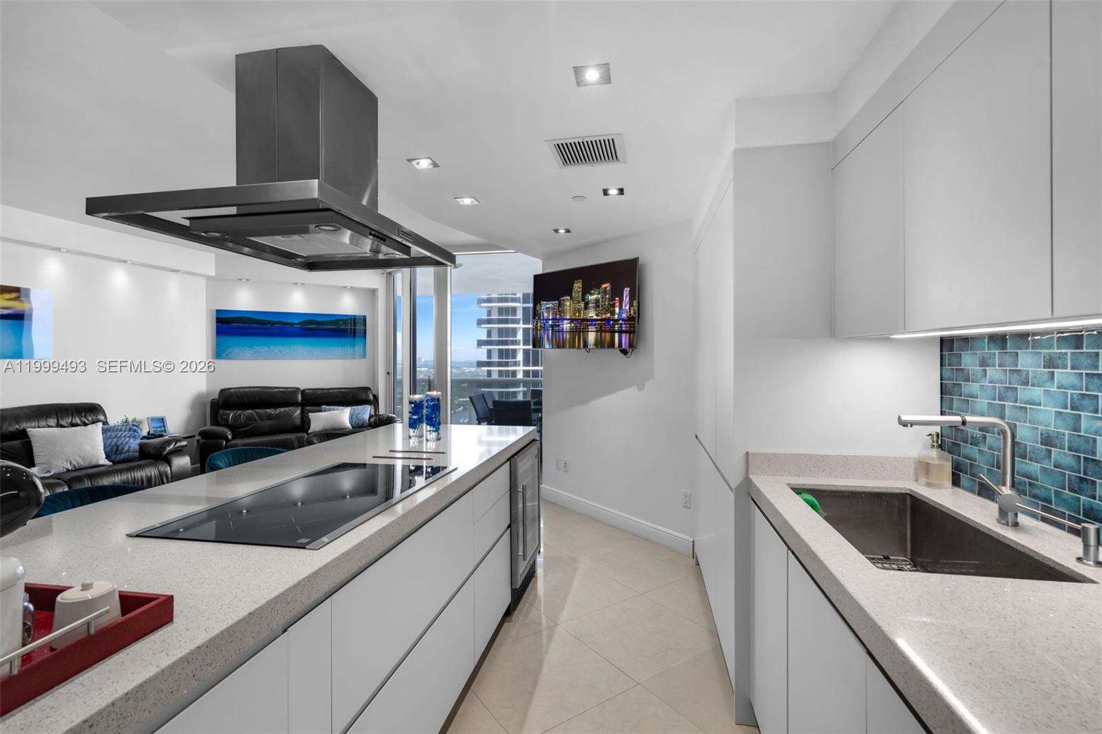 GREEN DIAMOND - 4775 Collins Ave, Miami Beach, FL 33140 | Picture 8