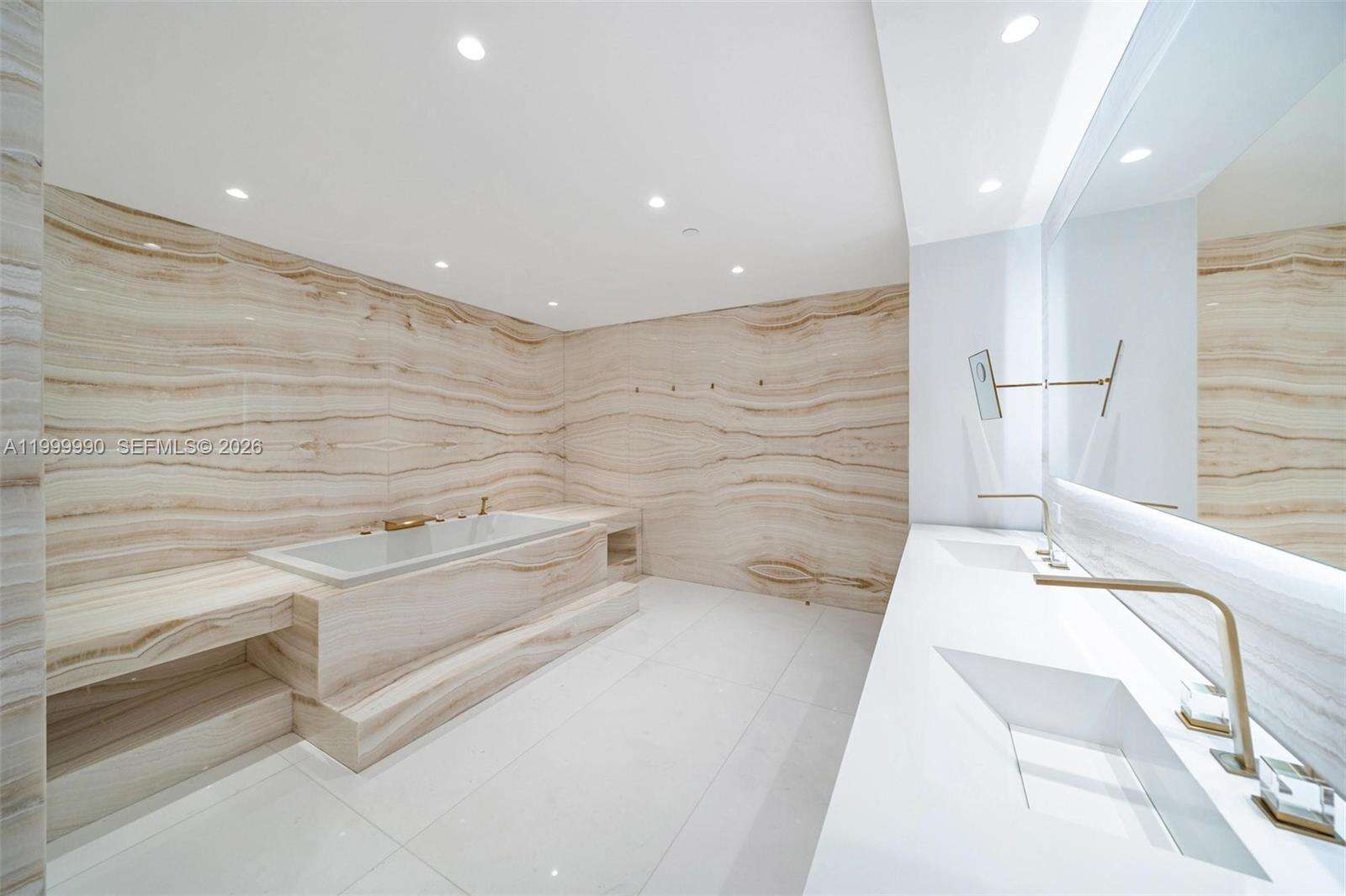 Portofino Tower at 300 Pointe Dr, Miami Beach, FL 33139 - For Sale photo 31
