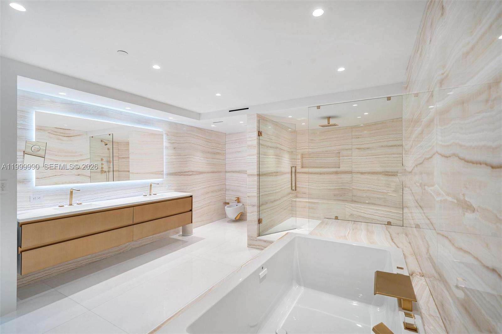 Portofino Tower at 300 Pointe Dr, Miami Beach, FL 33139 - For Sale photo 32