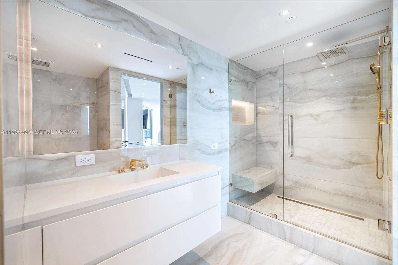 Portofino Tower at 300 Pointe Dr, Miami Beach, FL 33139 - For Sale photo 36