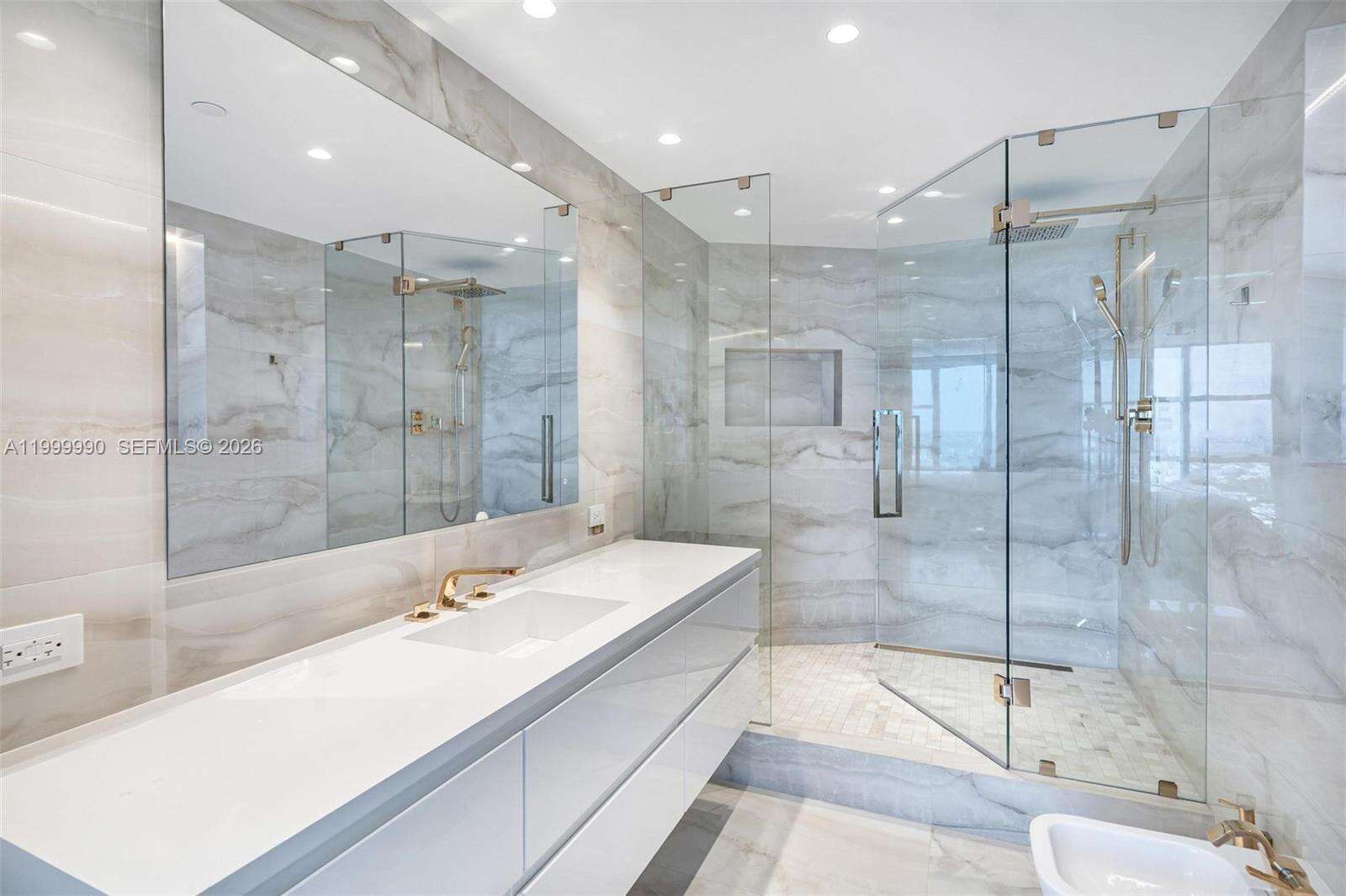 Portofino Tower at 300 Pointe Dr, Miami Beach, FL 33139 - For Sale photo 43
