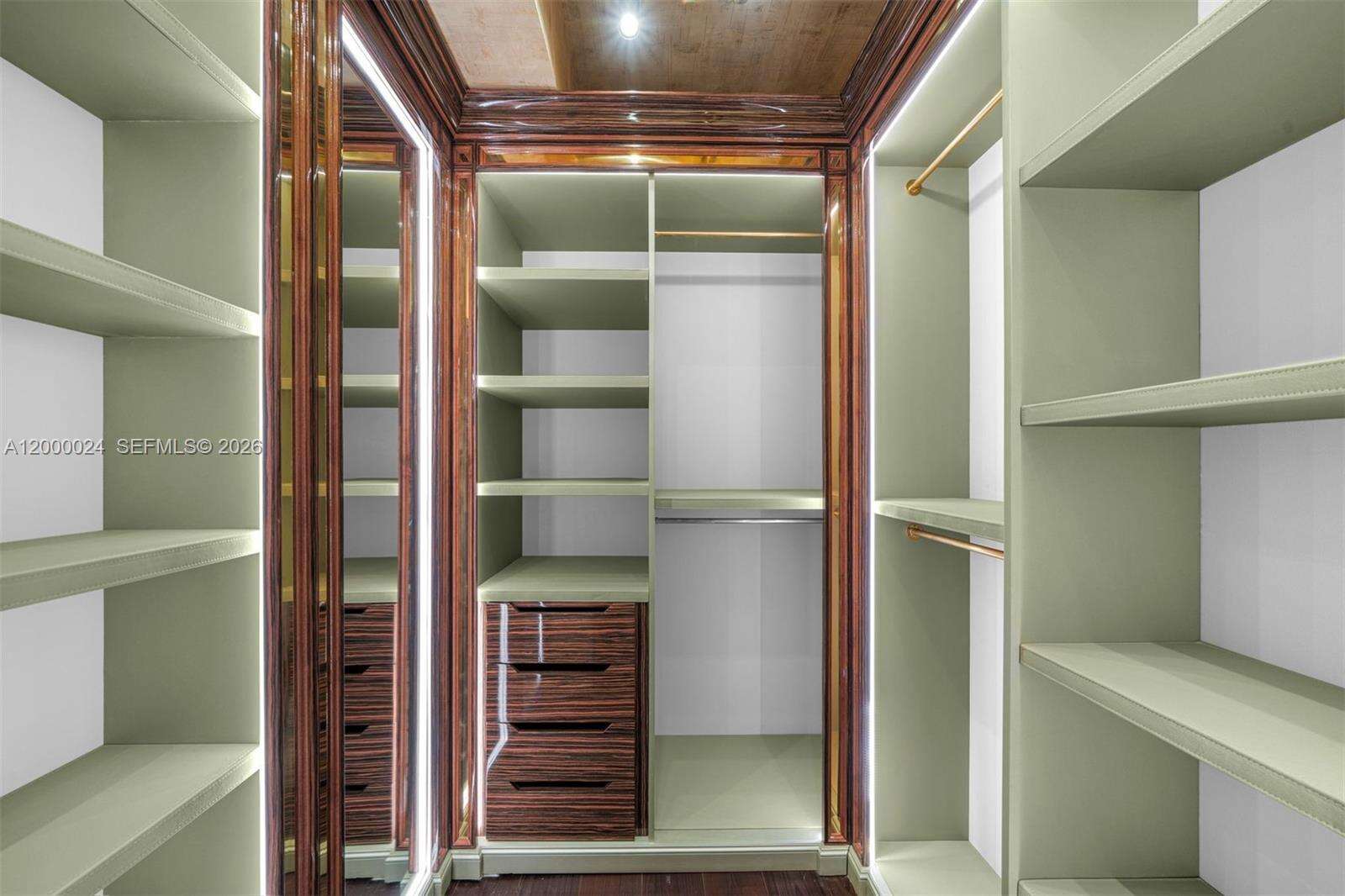 PORTOFINO TOWER - 300 Pointe Dr, Miami Beach, FL 33139 | Picture 19