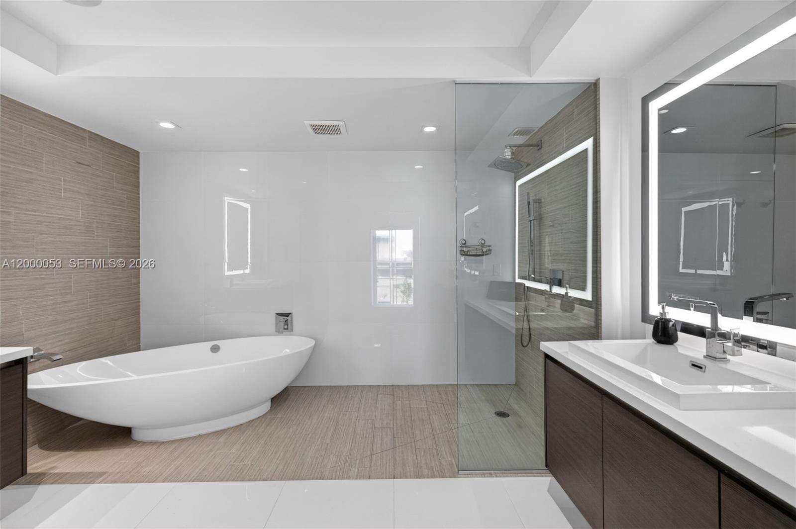 PARQUE TOWERS - 300 Sunny Isles Blvd, Sunny Isles Beach, FL 33160 | Picture 42