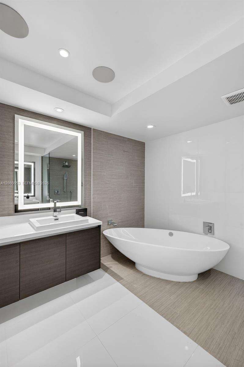 PARQUE TOWERS - 300 Sunny Isles Blvd, Sunny Isles Beach, FL 33160 | Picture 44