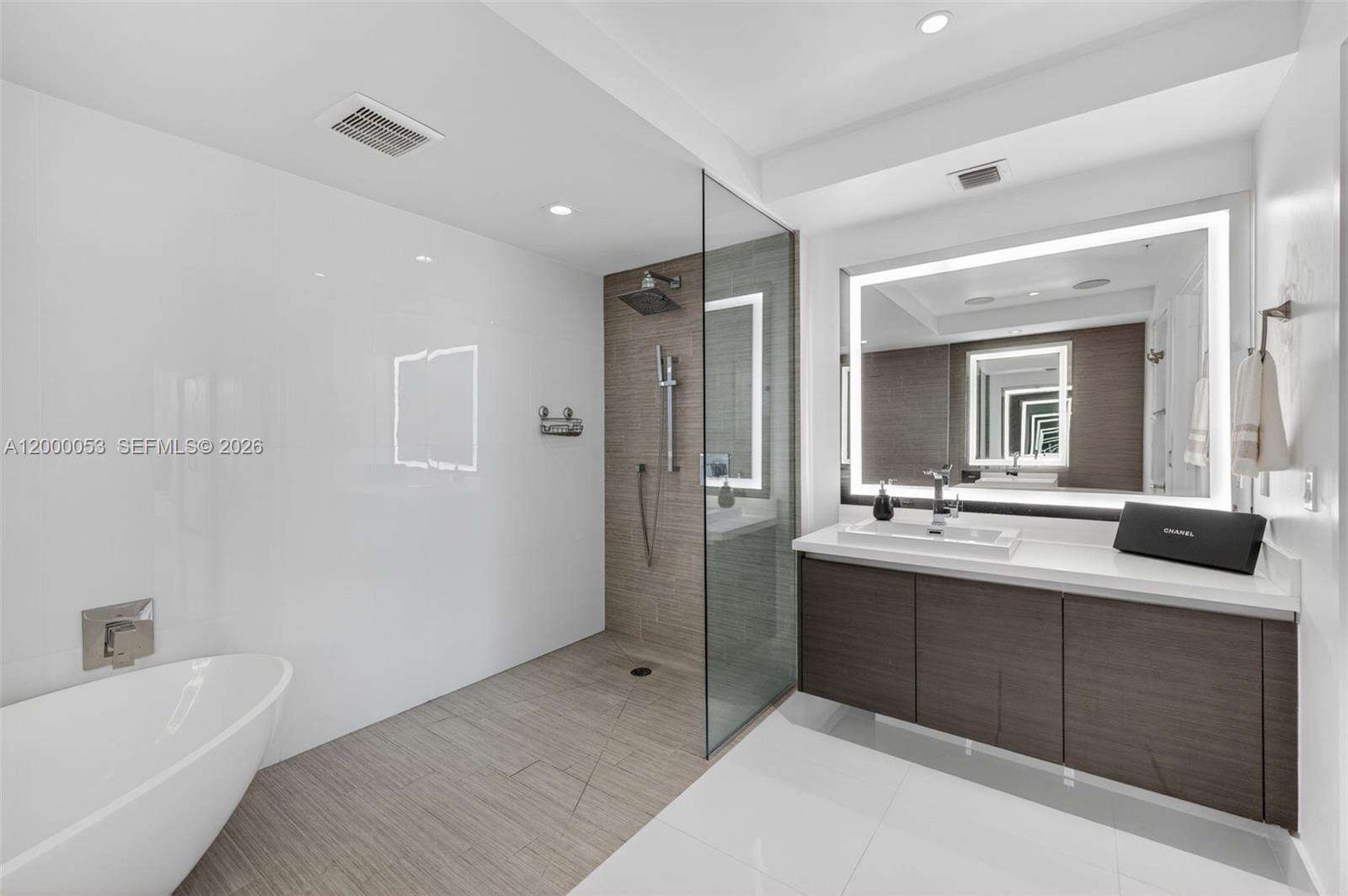 PARQUE TOWERS - 300 Sunny Isles Blvd, Sunny Isles Beach, FL 33160 | Picture 45