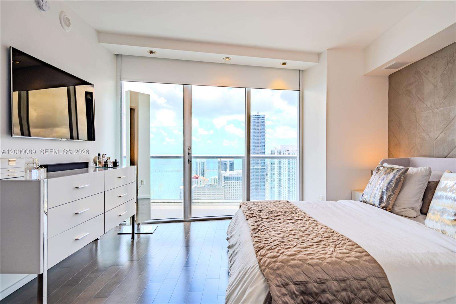 ICON BRICKELL NO TWO - 495 Brickell Ave, Miami, FL 33131 | Picture 12