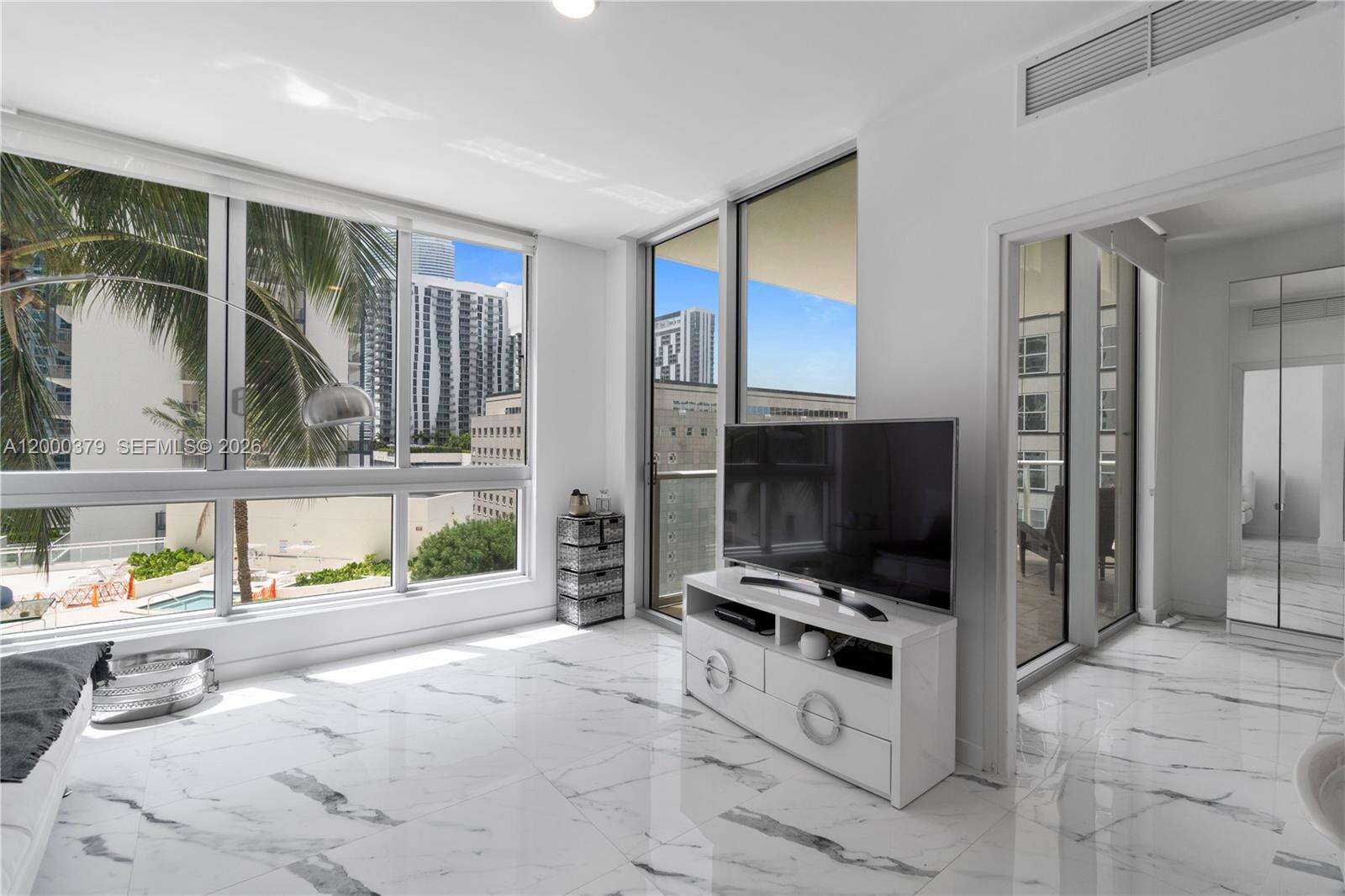 Met 1 at 300 Biscayne Blvd, Miami, FL 33131 - For Sale photo 12