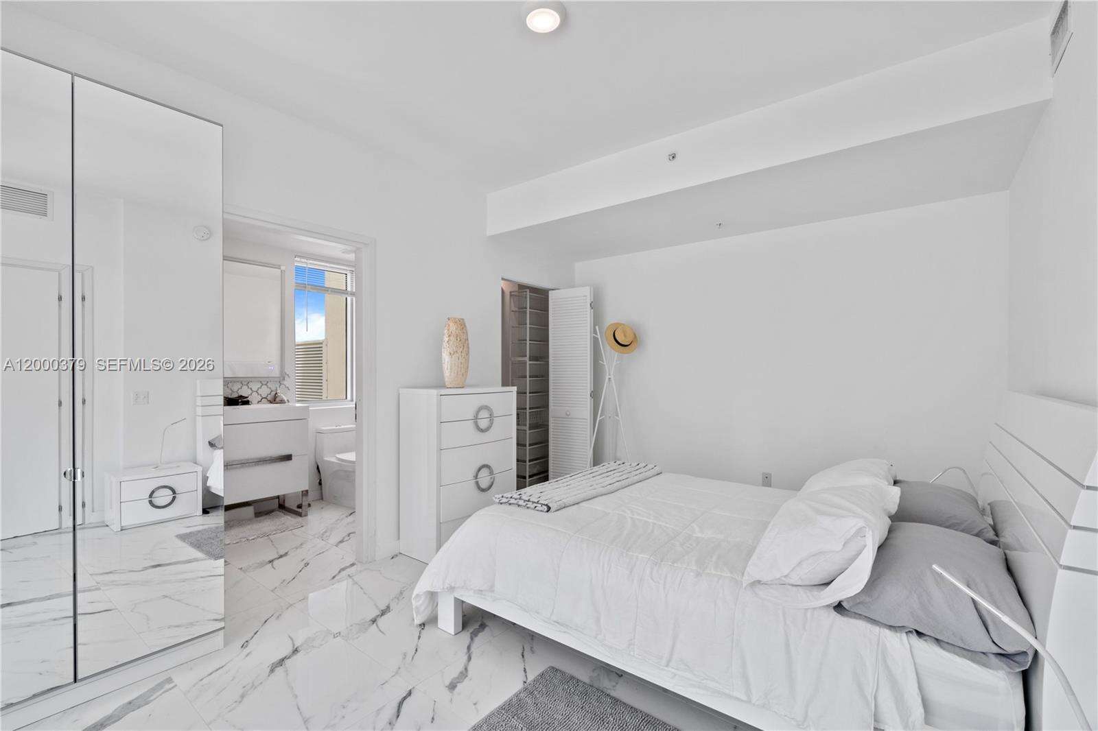 Met 1 at 300 Biscayne Blvd, Miami, FL 33131 - For Sale photo 15
