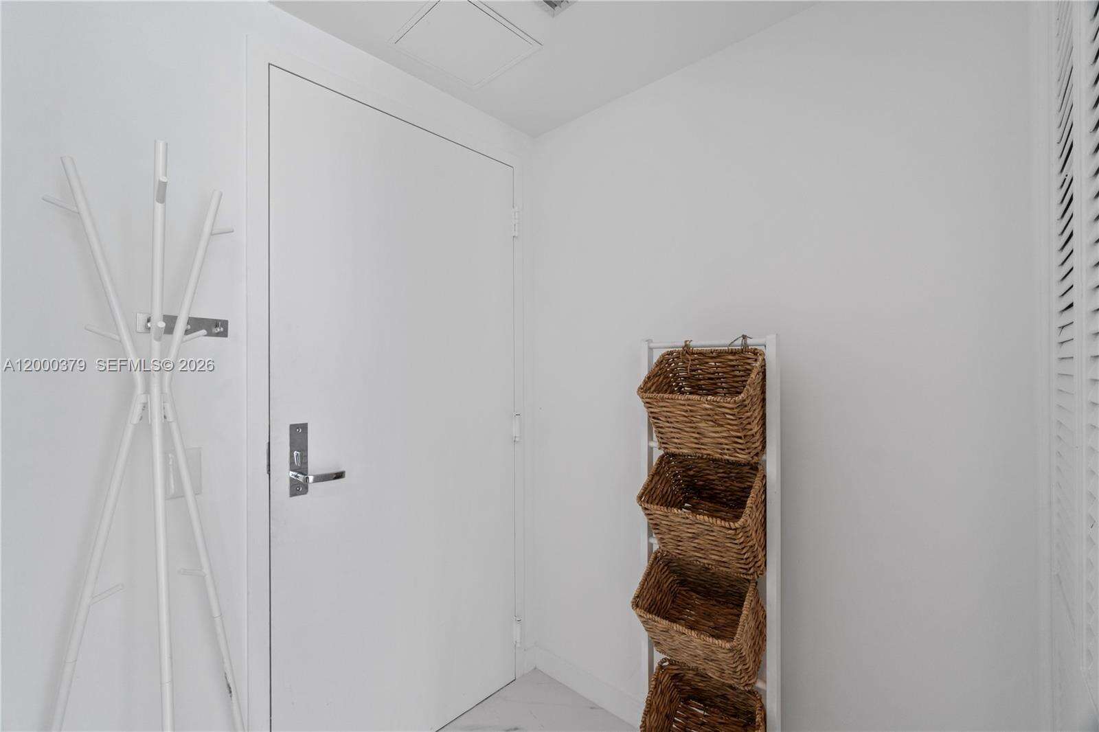 Met 1 at 300 Biscayne Blvd, Miami, FL 33131 - For Sale photo 9