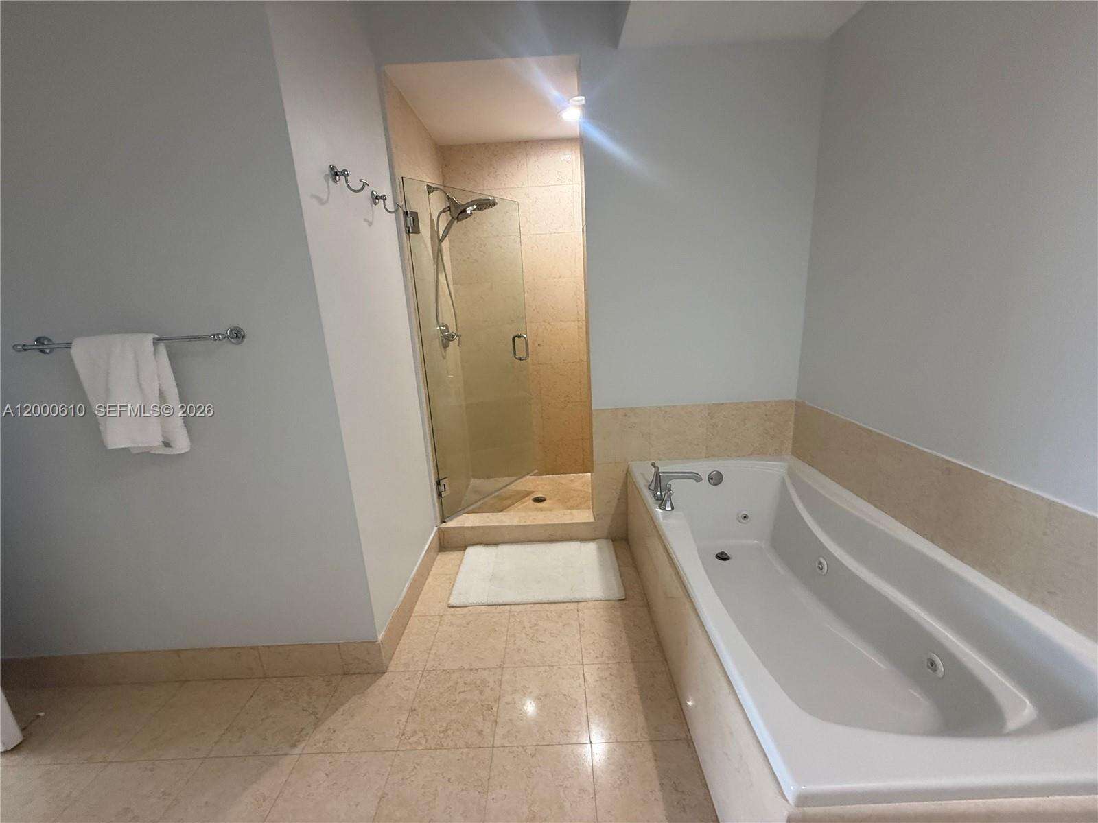 Turnberry Village North at 20000 Country Club Dr, Aventura, FL 33180 - For Sale photo 16