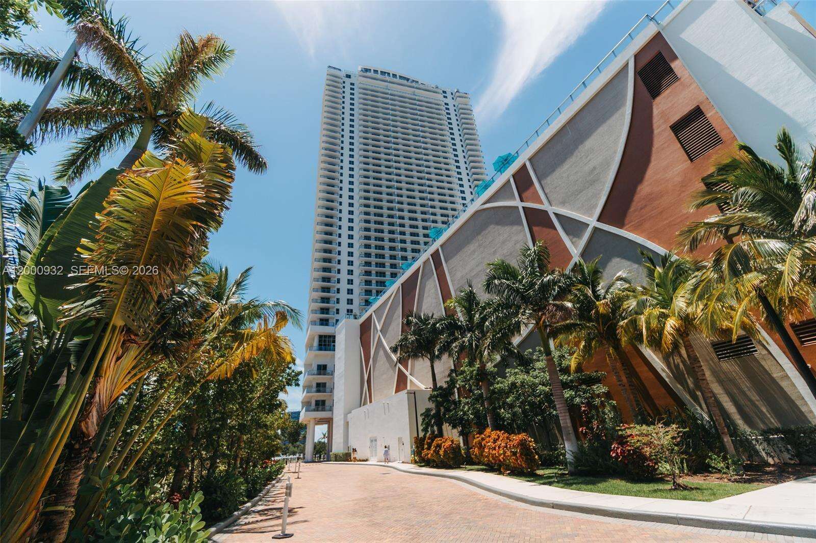 Hyde Beach House at 4010 Ocean Dr, Hollywood, FL 33019 - For Sale photo 2