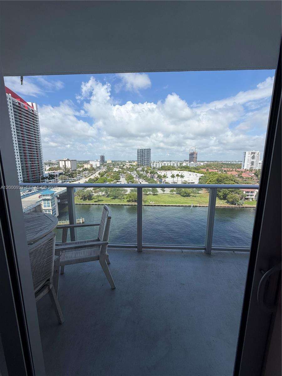 Hyde Beach House at 4010 Ocean Dr, Hollywood, FL 33019 - For Sale photo 24