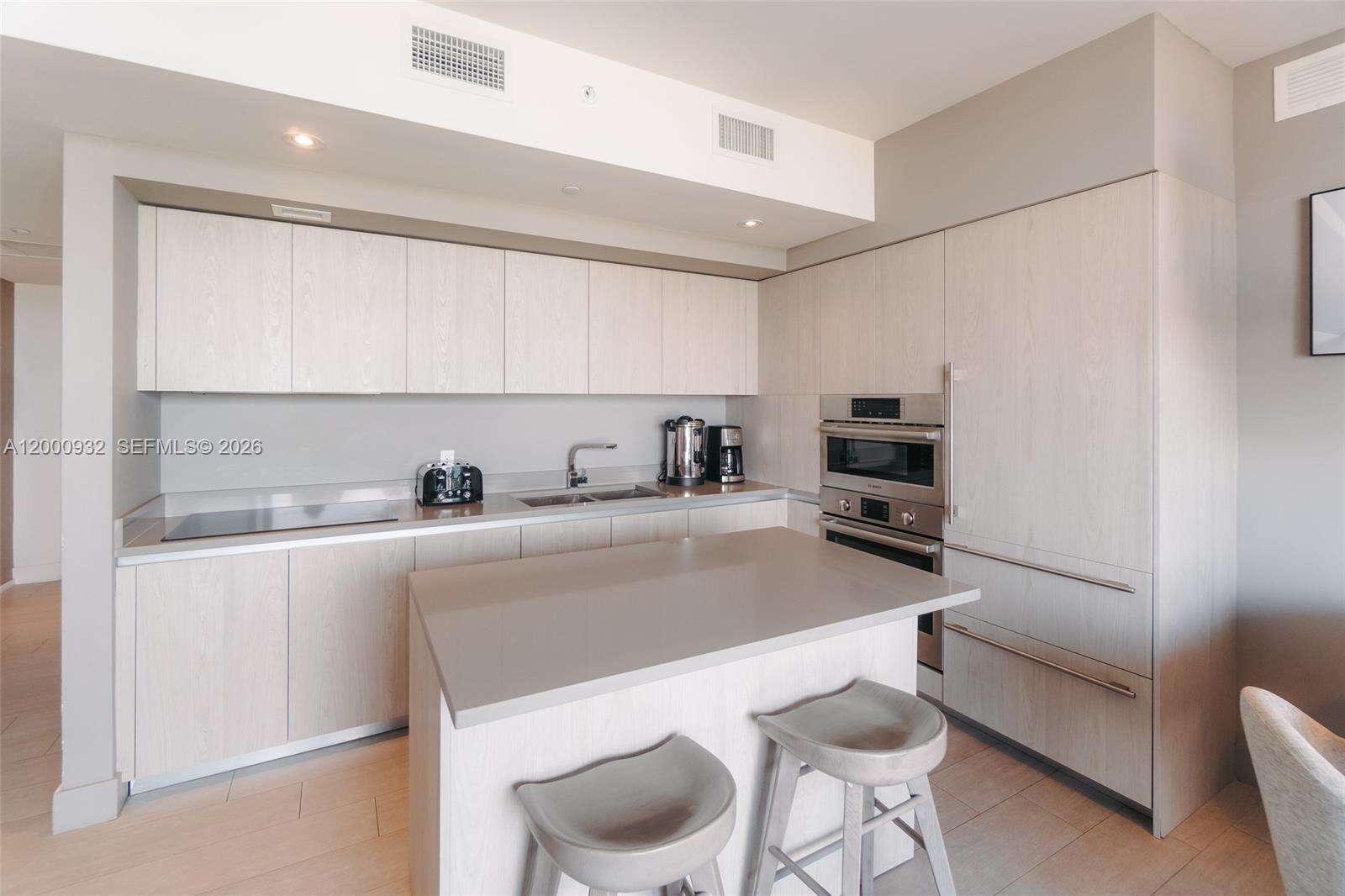 Hyde Beach House at 4010 Ocean Dr, Hollywood, FL 33019 - For Sale photo 8