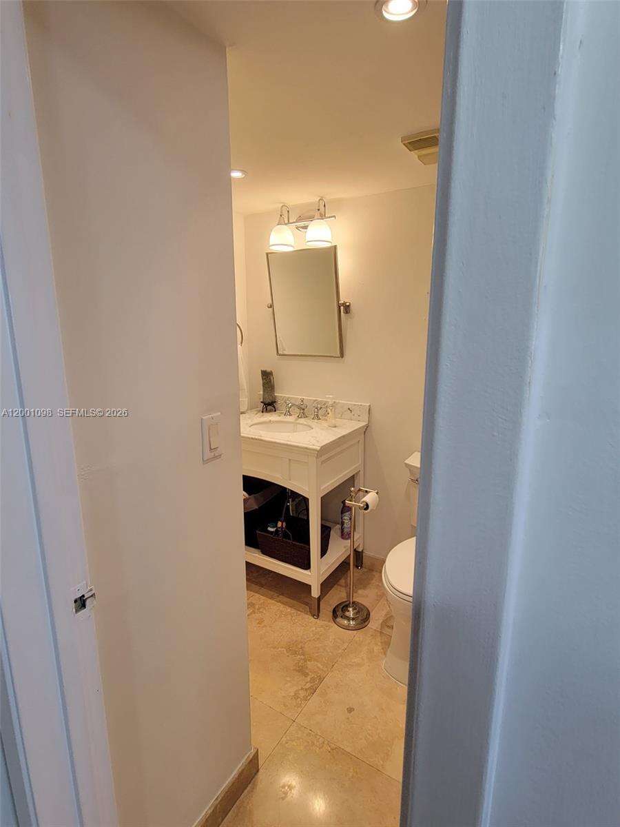 Oceanfront Plaza at 2625 Collins Ave, Miami Beach, FL 33140 - For Sale photo 22