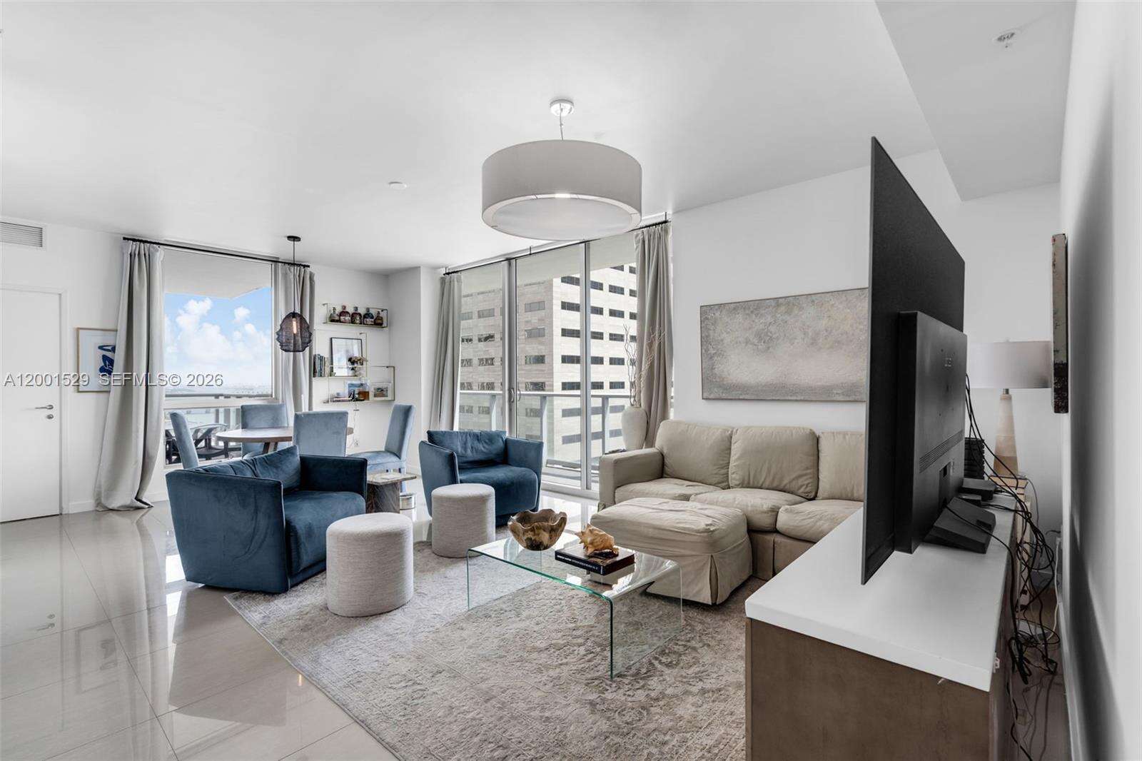 Met 1 at 300 Biscayne Blvd, Miami, FL 33131 - For Sale photo 6