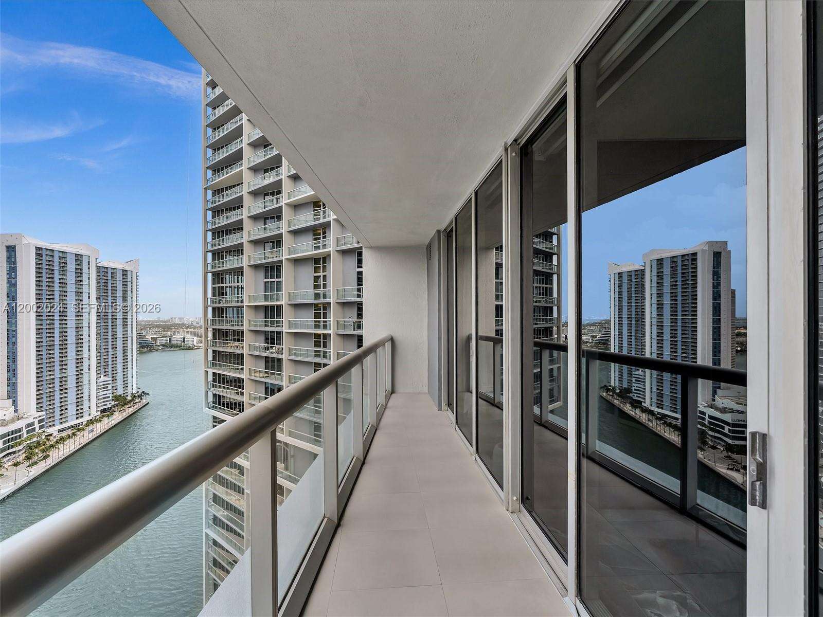 ICONBRICKELL CONDO NO 1 - 475 Brickell Ave, Miami, FL 33131 | Picture 12