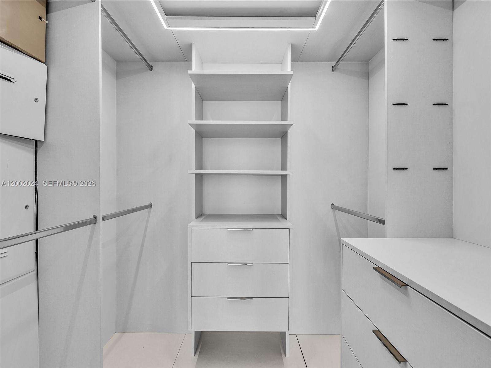 ICONBRICKELL CONDO NO 1 - 475 Brickell Ave, Miami, FL 33131 | Picture 28
