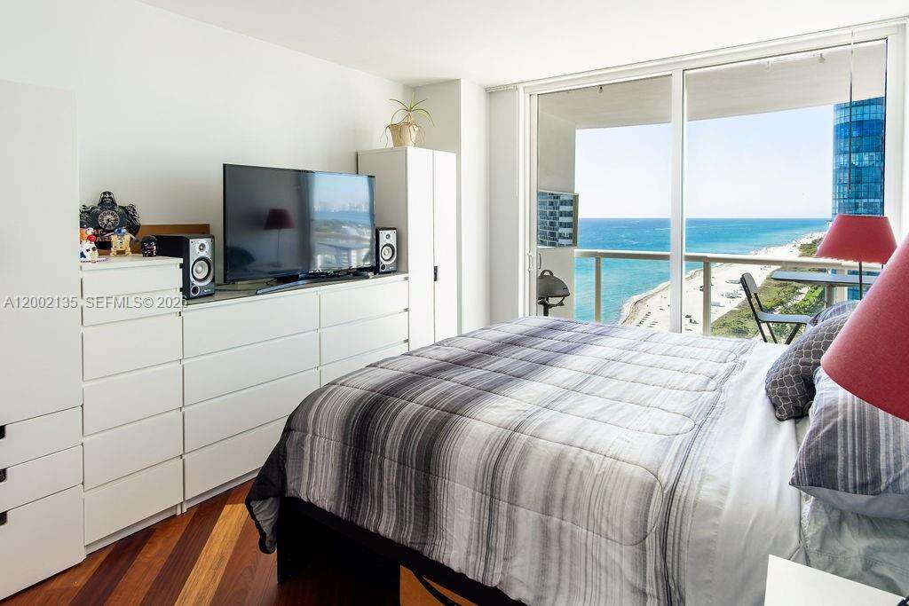 Akoya at Miami Beach, FL 33141 - For Sale photo 20