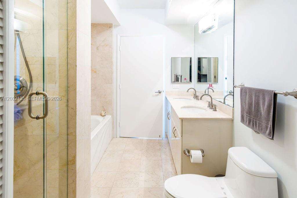 Akoya at Miami Beach, FL 33141 - For Sale photo 28