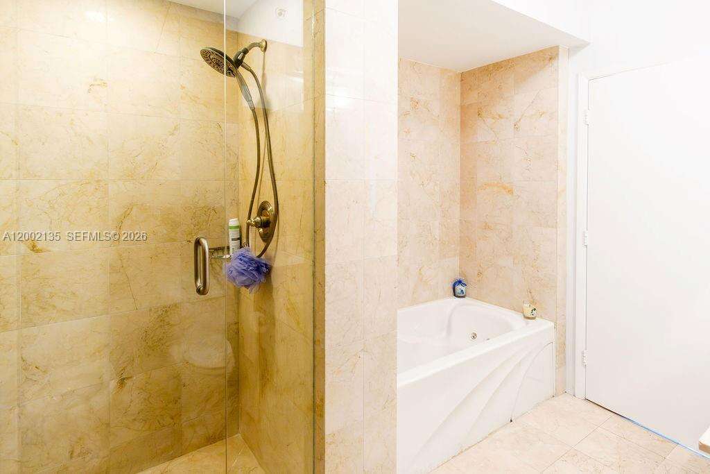 Akoya at Miami Beach, FL 33141 - For Sale photo 29