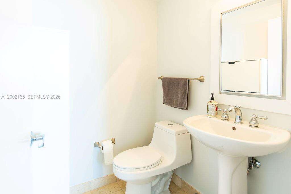 Akoya at Miami Beach, FL 33141 - For Sale photo 31