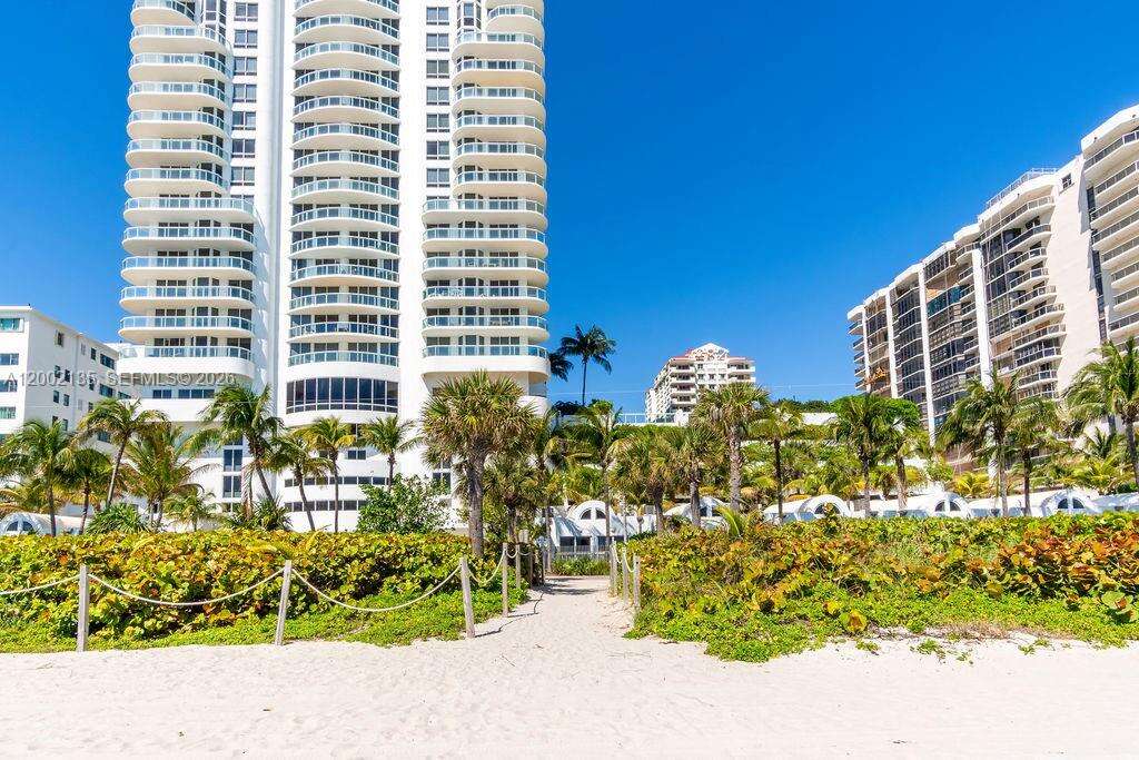 Akoya at Miami Beach, FL 33141 - For Sale photo 52
