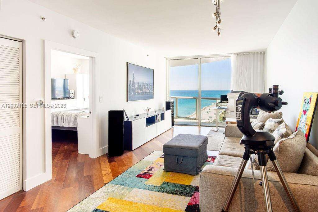 Akoya at Miami Beach, FL 33141 - For Sale photo 9
