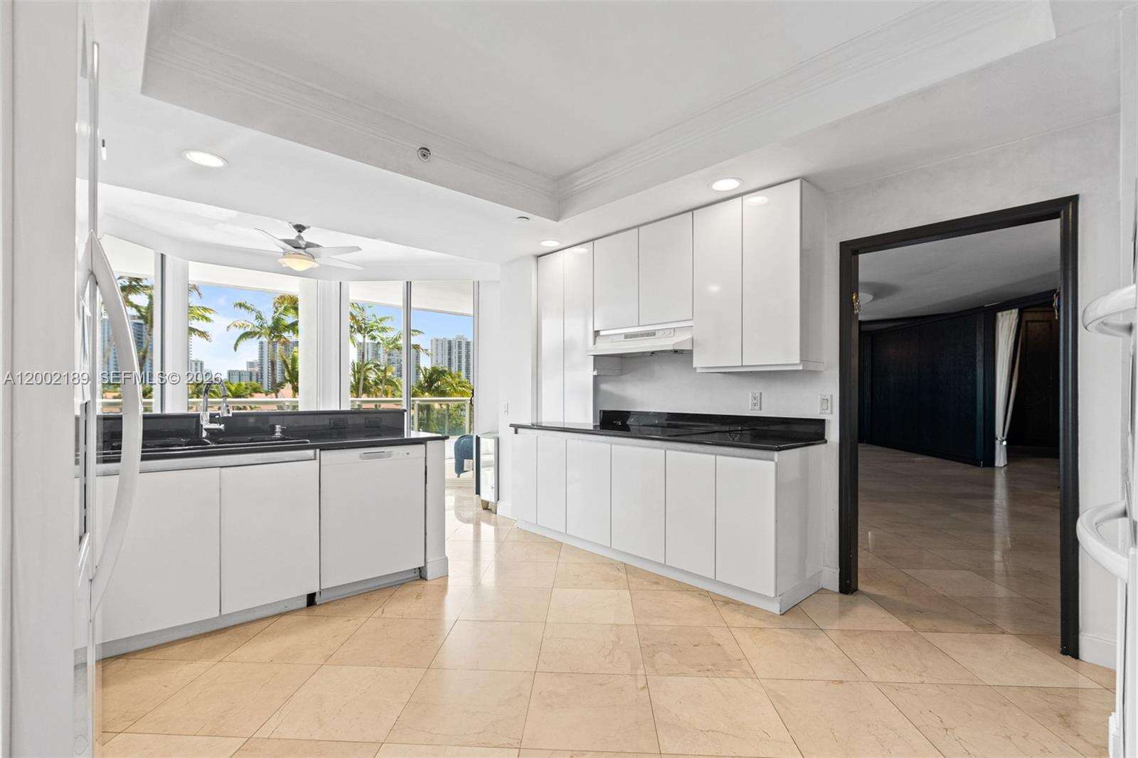 Atlantic 3 at 21050 Point Pl, Aventura, FL 33180 - For Sale photo 9