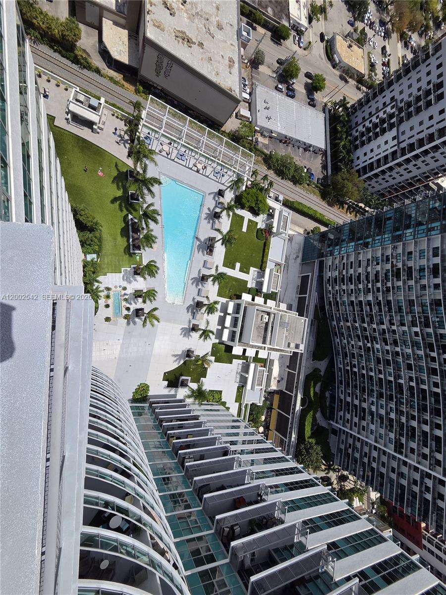 Four Midtown at 3301 1 Ave, Miami, FL 33137 - For Sale photo 19