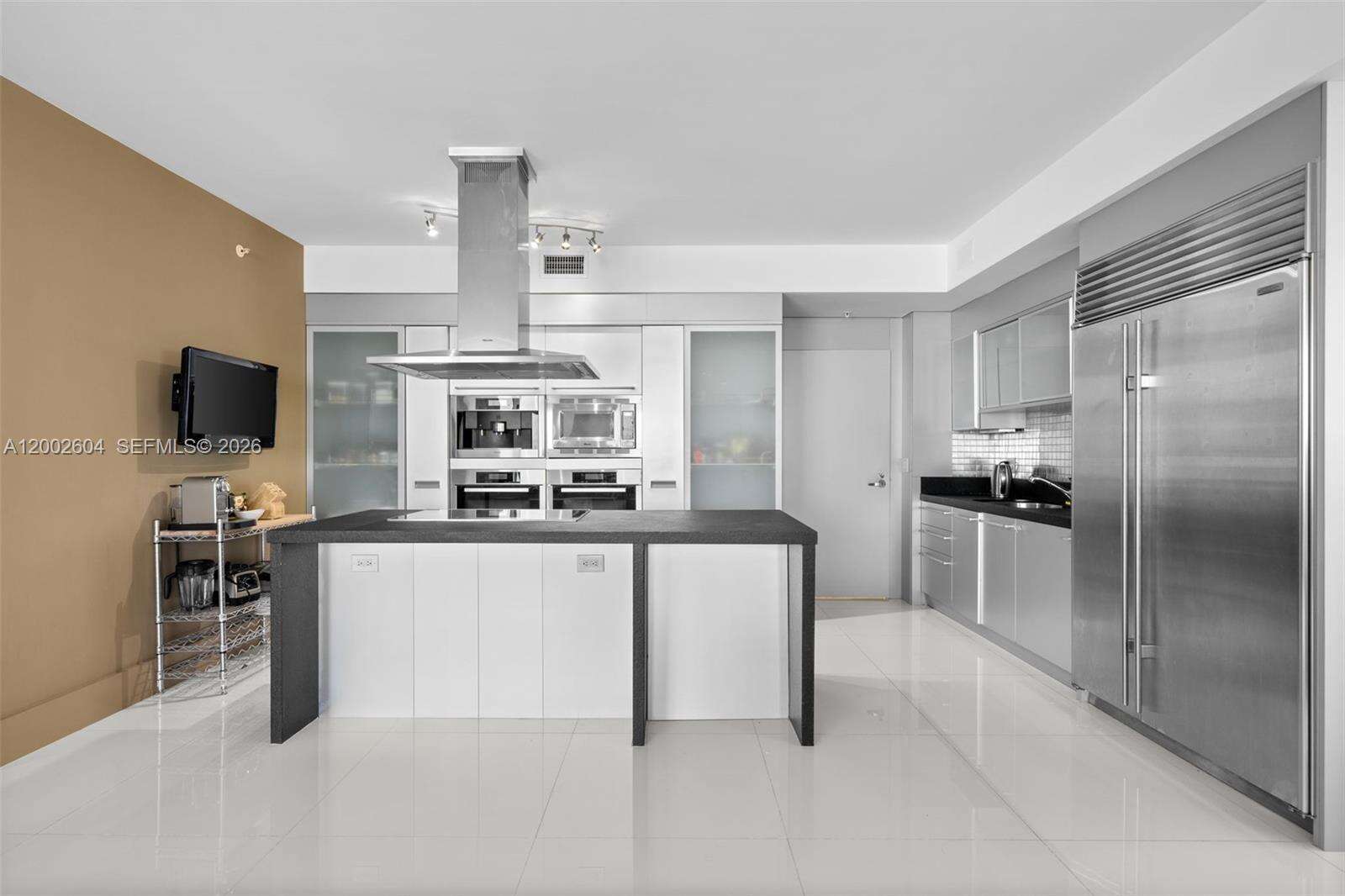 TRUMP ROYALE - 18201 Collins Ave, Sunny Isles Beach, FL 33160 | Picture 5