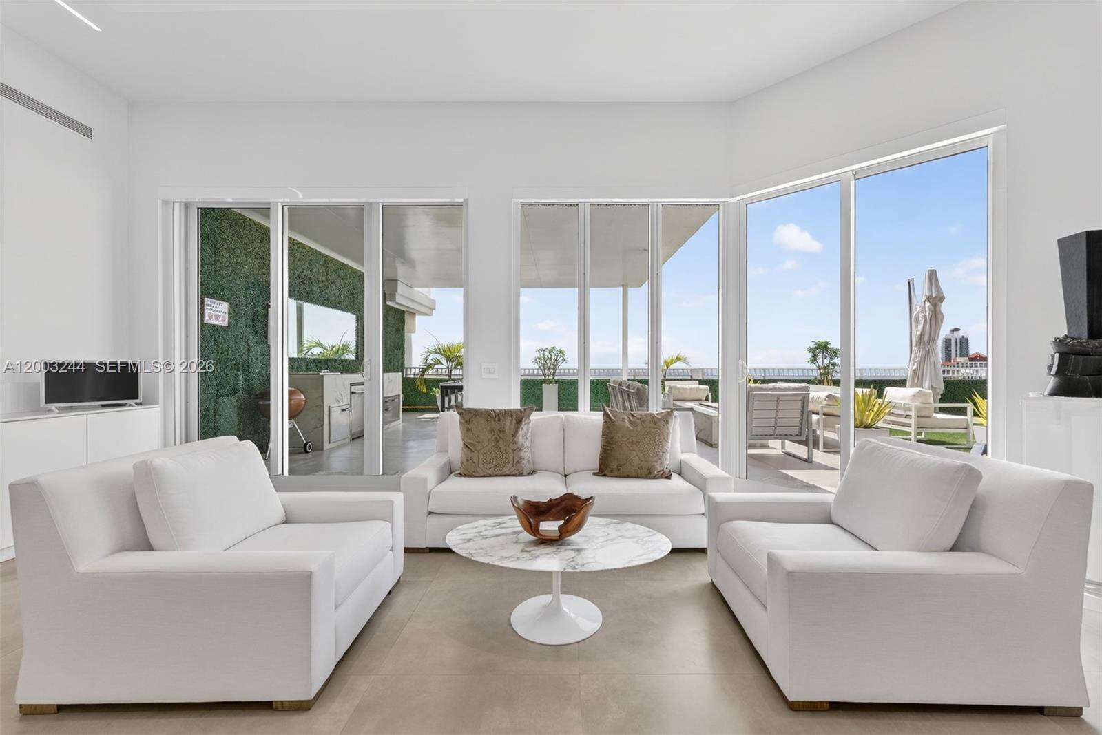 COURTS BRICKELL KEY - 801 Brickell Key Blvd, Miami, FL 33131 | Picture 11