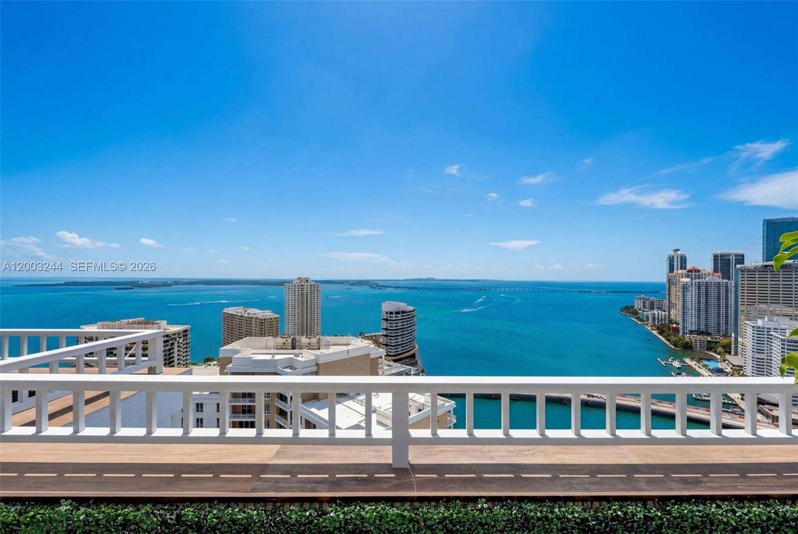 COURTS BRICKELL KEY - 801 Brickell Key Blvd, Miami, FL 33131 | Picture 4