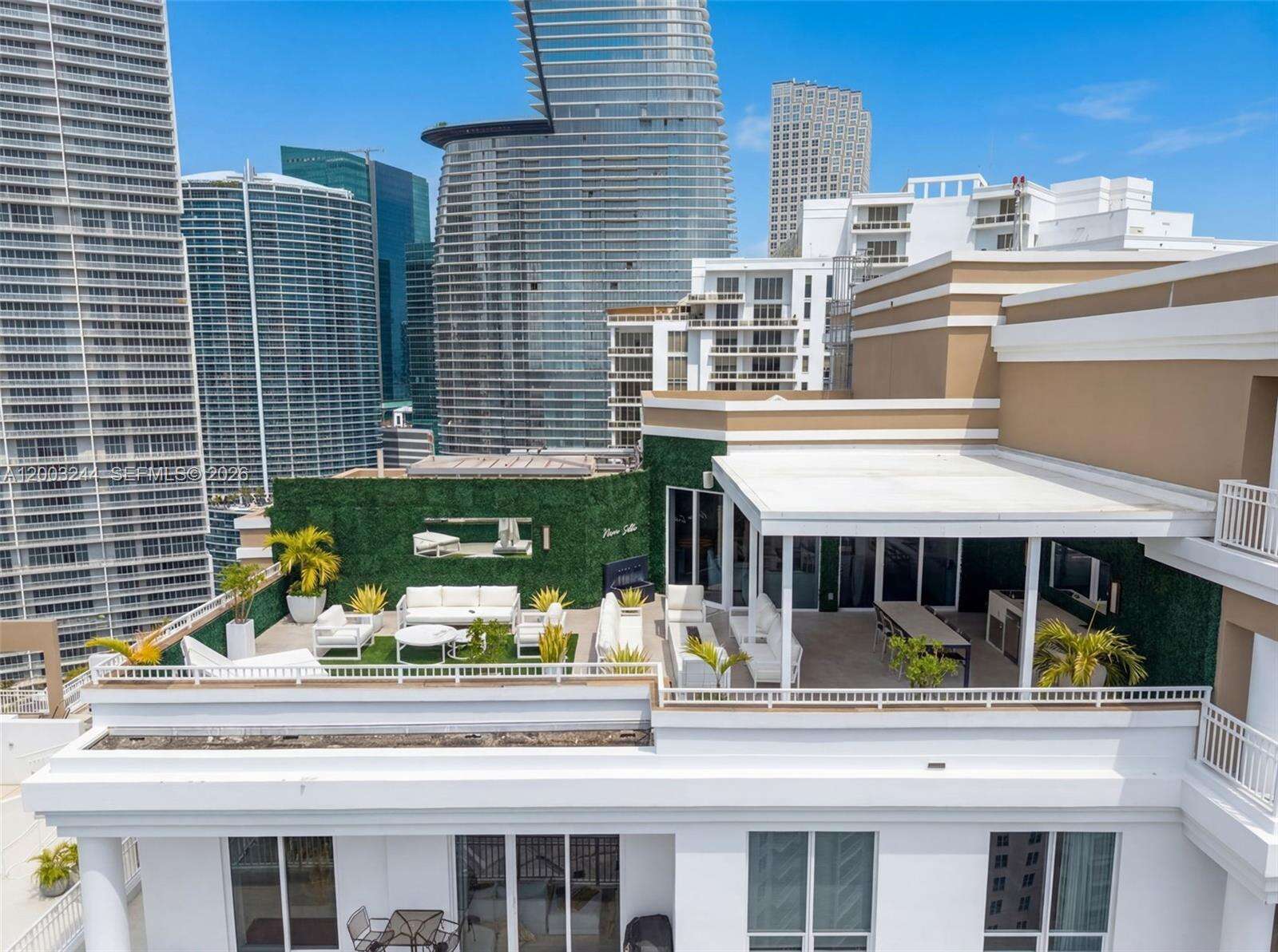 COURTS BRICKELL KEY - 801 Brickell Key Blvd, Miami, FL 33131 | Picture 5