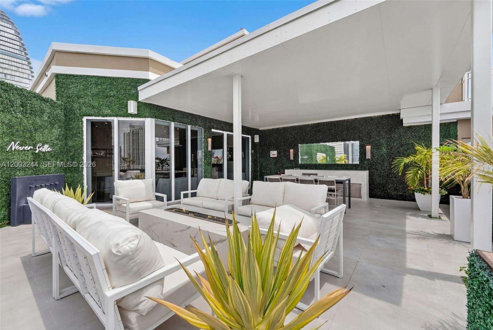 COURTS BRICKELL KEY - 801 Brickell Key Blvd, Miami, FL 33131 | Picture 8