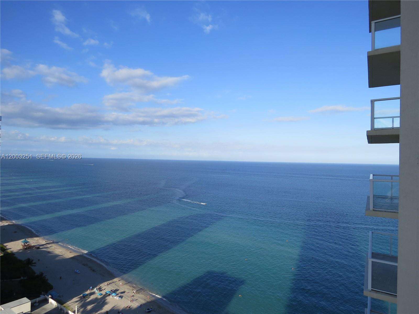 LA PERLA - 16699 Collins Ave, Sunny Isles Beach, FL 33160 | Picture 1