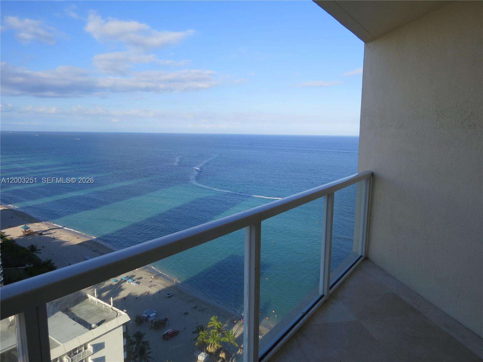 LA PERLA - 16699 Collins Ave, Sunny Isles Beach, FL 33160 | Picture 15