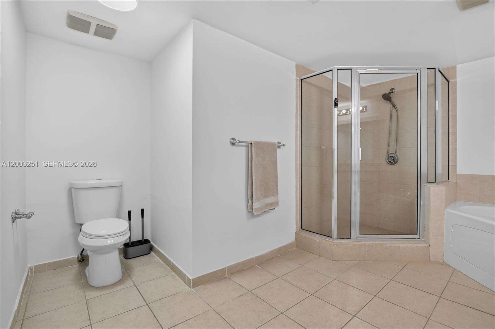 La Perla at 16699 Collins Ave, Sunny Isles Beach, FL 33160 - For Sale photo 22