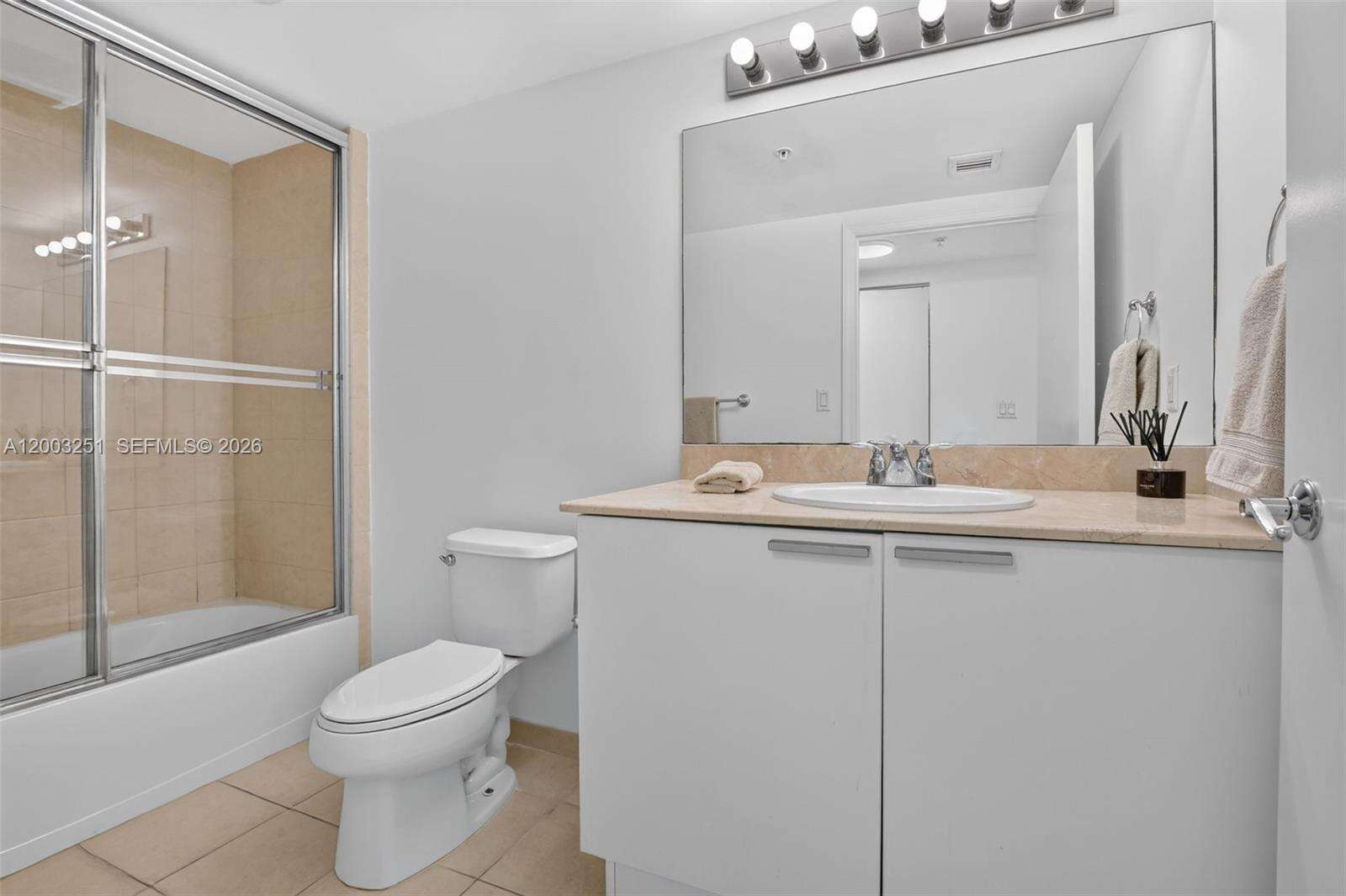 La Perla at 16699 Collins Ave, Sunny Isles Beach, FL 33160 - For Sale photo 27