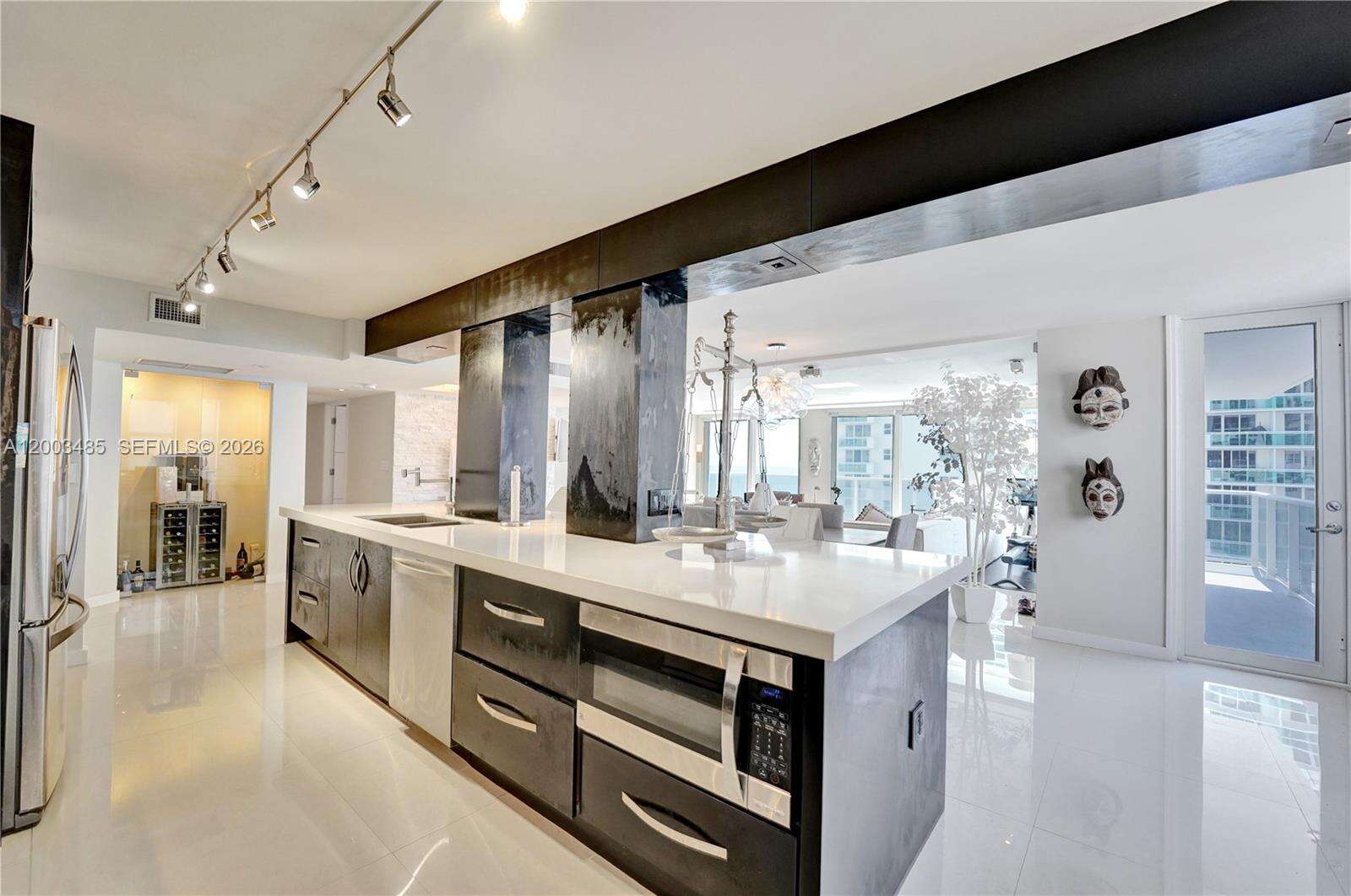 Aquarius at 2751 Ocean Dr, Hollywood, FL 33019 - For Sale photo 15