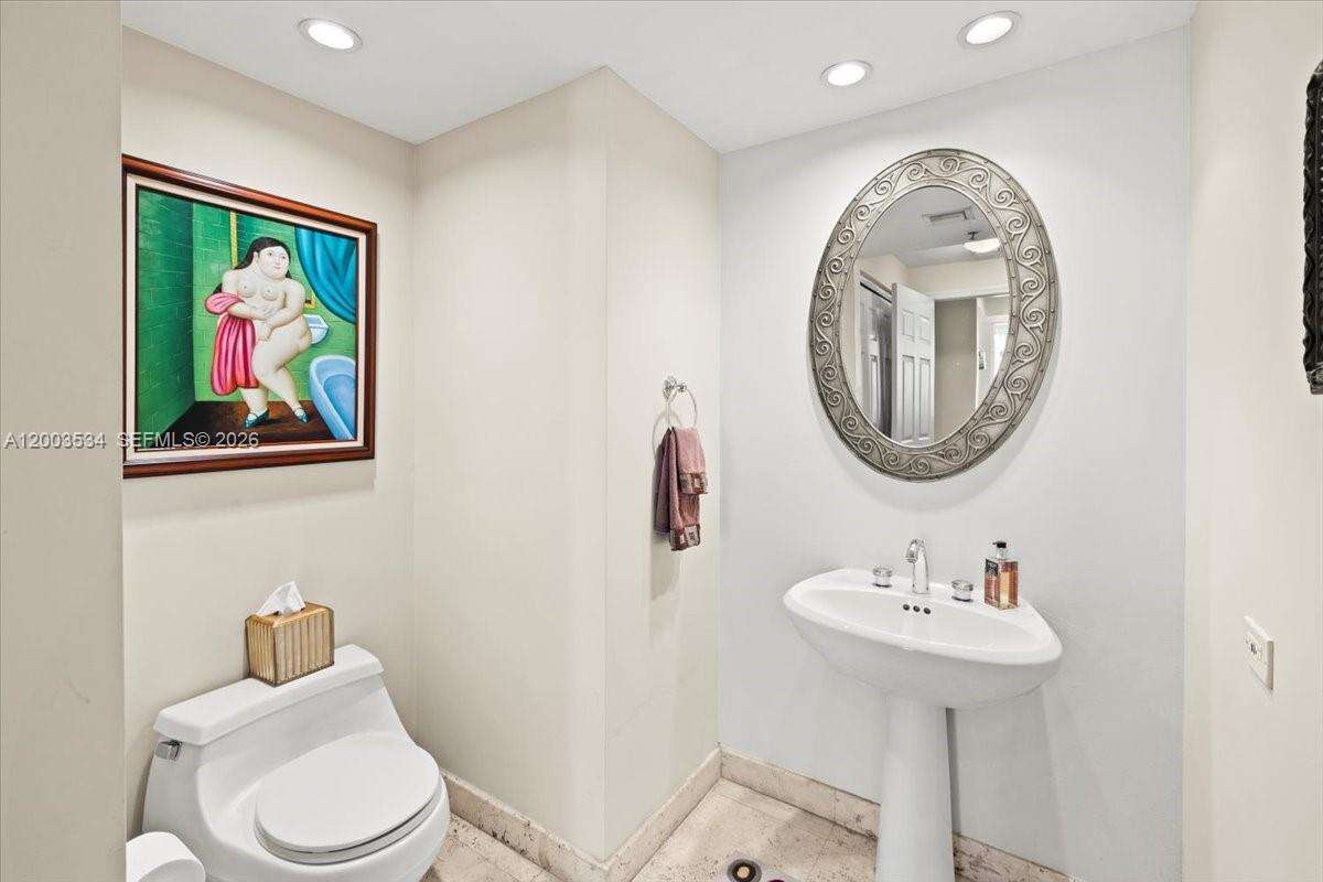 Two Tequesta Point at 808 Brickell Key Dr, Miami, FL 33131 - For Sale photo 11