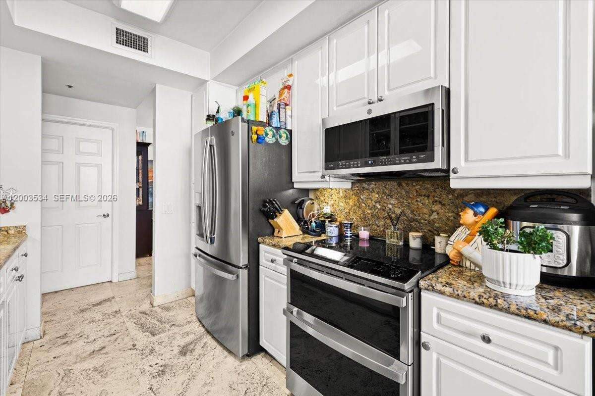 Two Tequesta Point at 808 Brickell Key Dr, Miami, FL 33131 - For Sale photo 13