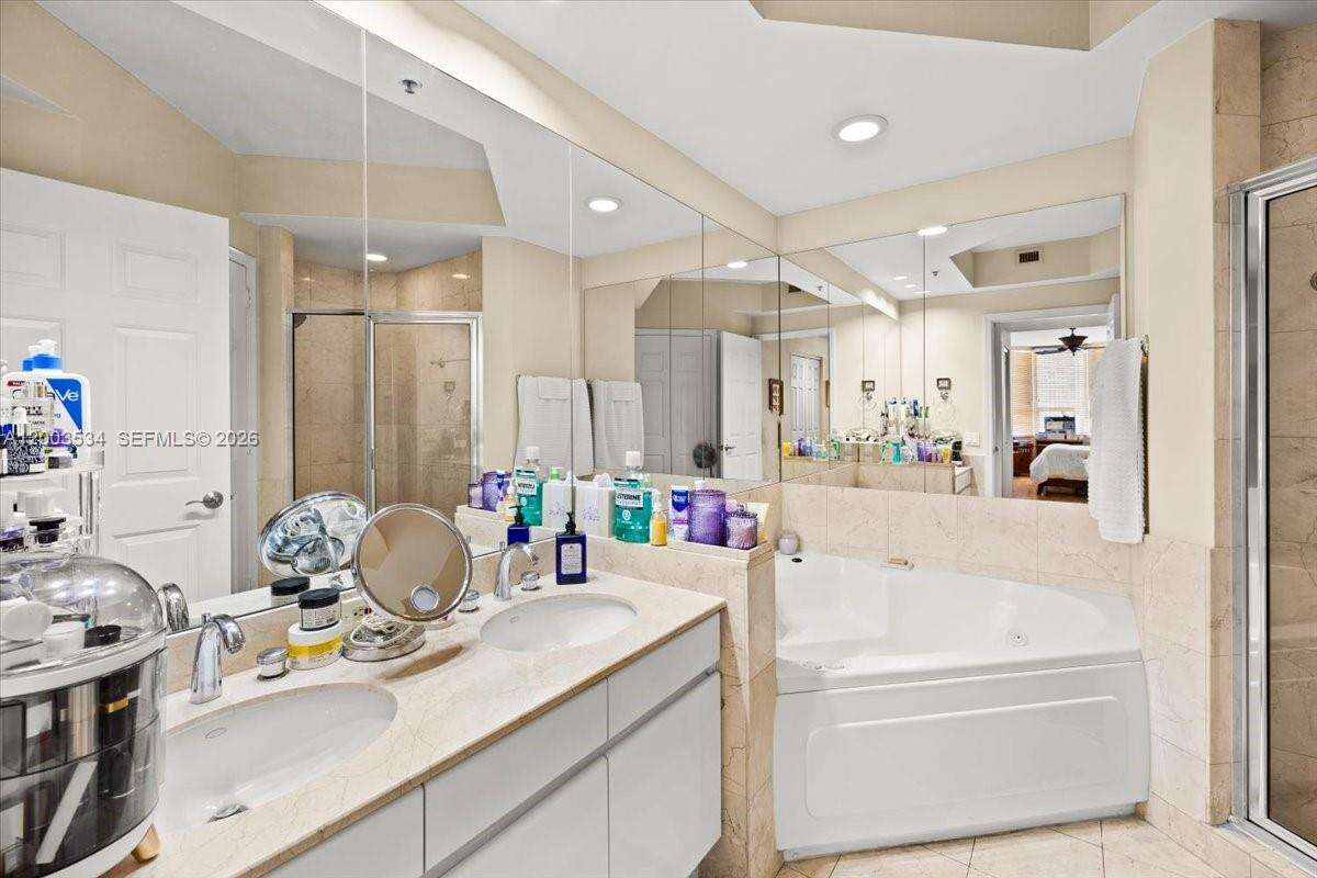 Two Tequesta Point at 808 Brickell Key Dr, Miami, FL 33131 - For Sale photo 20